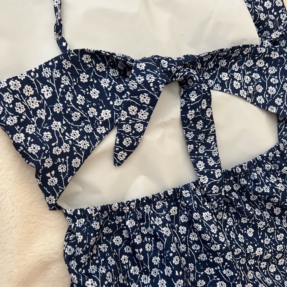 Button Up Tie Back Ditsy Floral Dress - Picture 4 of 4